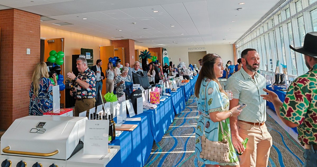 Hit the jackpot with this BONUS ROUND! 🎲

Check out some items you may have missed in the Casino Night silent auction last week. ♣️✨

Your second chance to grab these items for yourself, friends, or family! 🤙

📲: goislanders.com/bid...

#ShakasUp