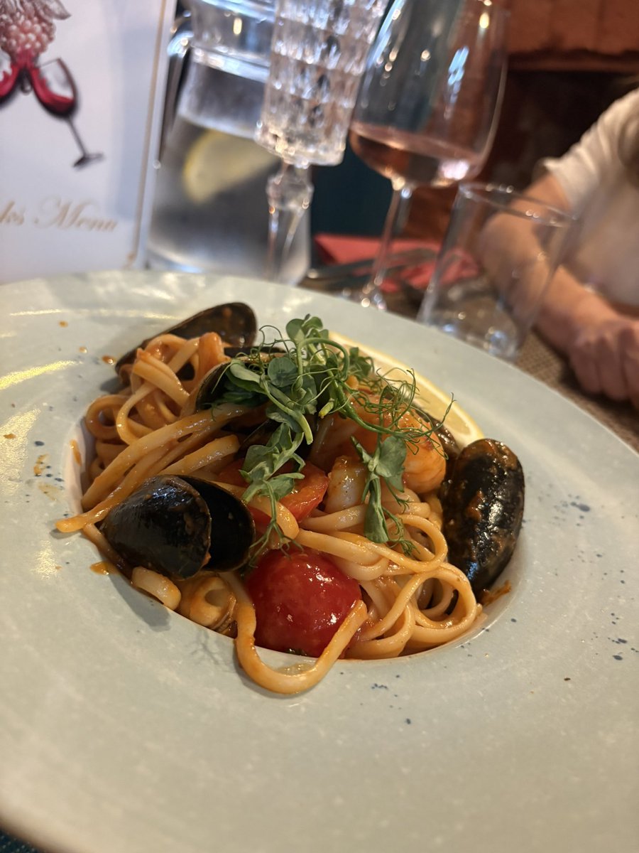 What an excellent Tuesday! 

Love that being self-employed meant I could take a Tuesday off to do some shopping and have lunch <a href="/thebeefyboys/">The Beefy Boys</a> in Cheltenham with my husband. 

Tonight, we watched the incredible <a href="/BillBailey/">Bill Bailey</a> and had dinner in Tewkesbury with my family ❤️