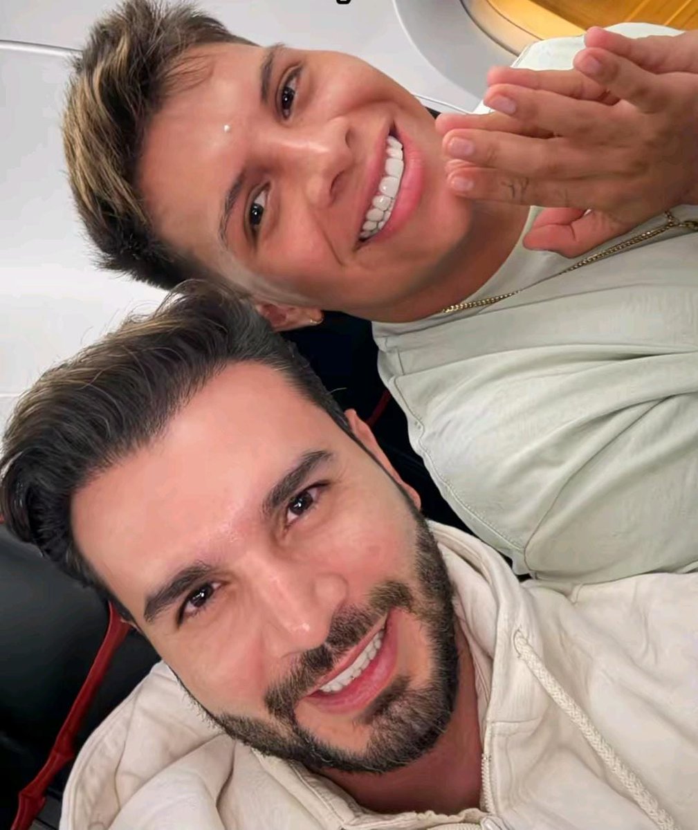 Jessica98422946's tweet photo. Mis papis 💜💚 #CaMiro #EmiroNavarro #CamiloTrujillo https://t.co/LiHRjXLgMI