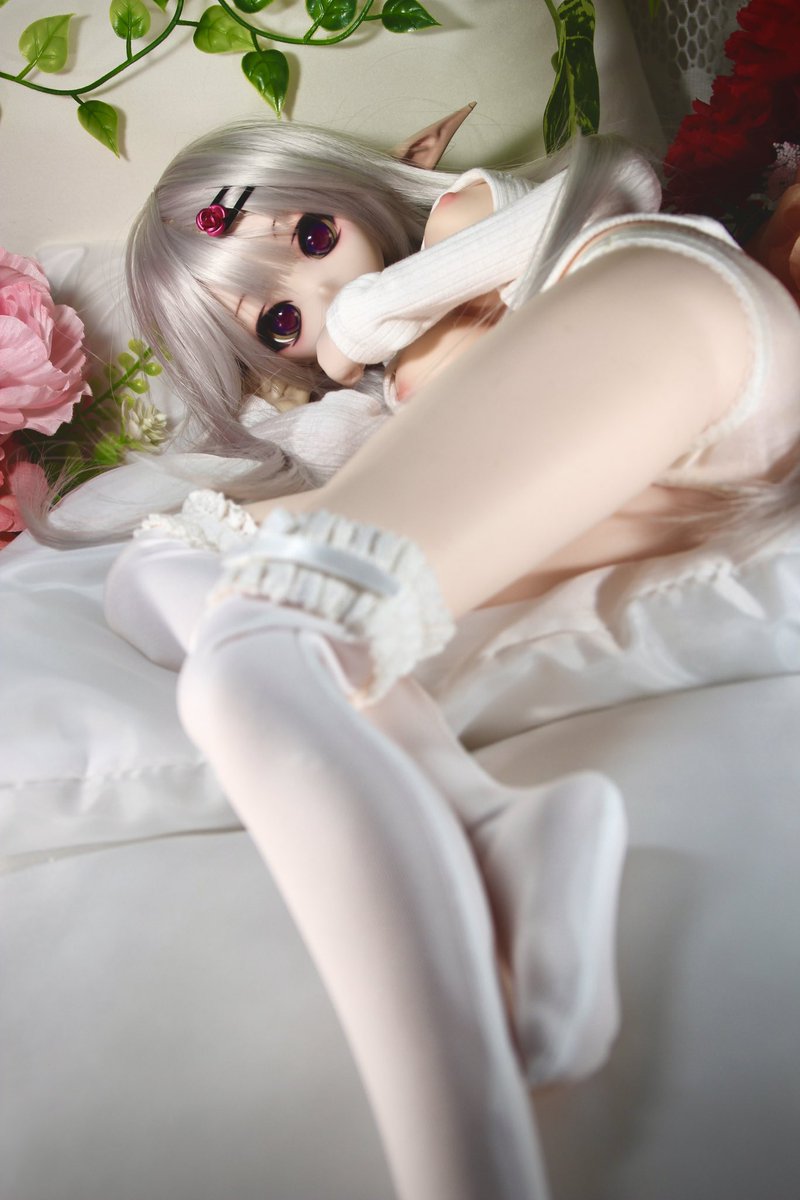 momyaky's tweet image. 彡´Д`) ドールオーナーを添い寝に誘う叶ちゃん。もちろんお触りは厳禁です🚫