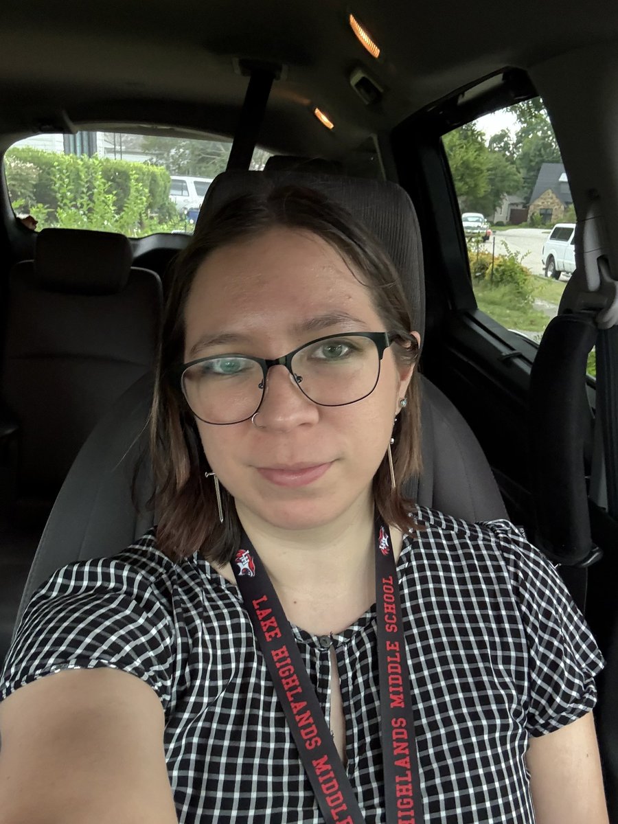 First day back with kiddos was a success! Time to kick my feet up and get ready for a grad school zoom meeting 😅 #risddreambig