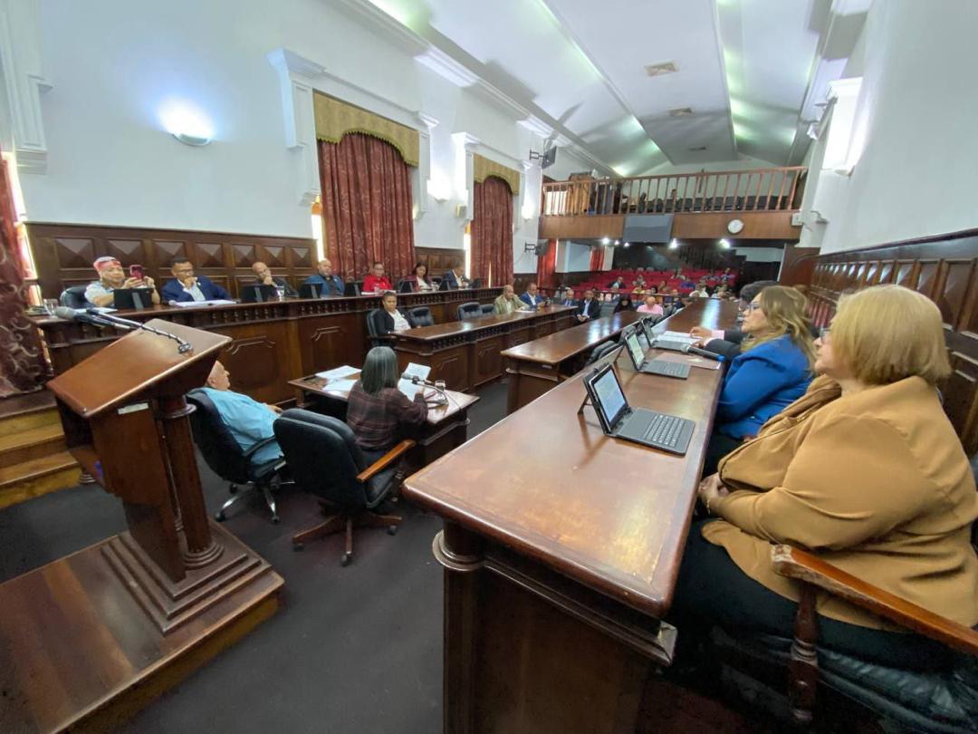 Parlamentarios del CLEZ rechazan acciones intervencionistas de EE.UU. y ratifican respaldo a Nicolás Maduro
   instagram.com/p/DNRRy93yPli/…