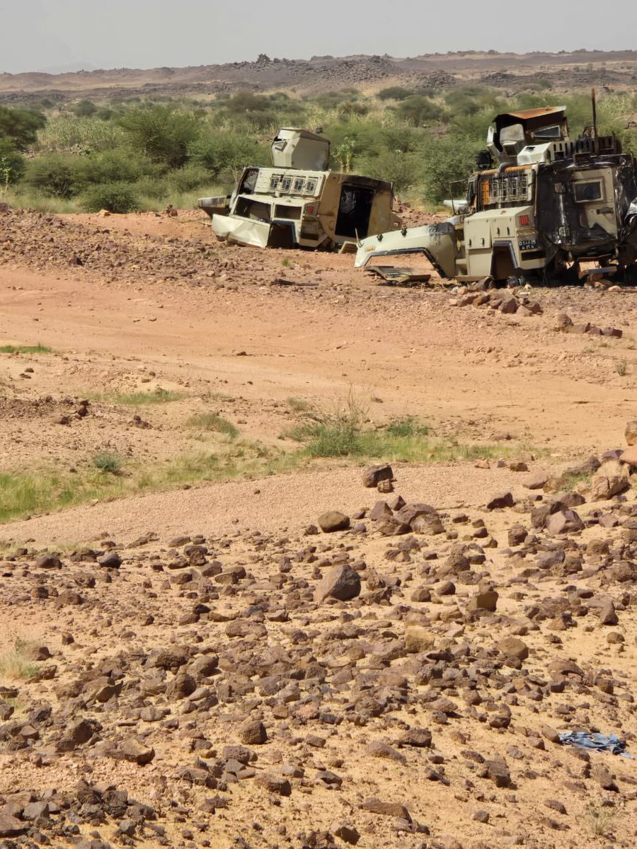AgOrphelin's tweet photo. Créer en Chine, garer dans l’azawad ✌️
Les traces des Hommes https://t.co/yOu9J1HiLe