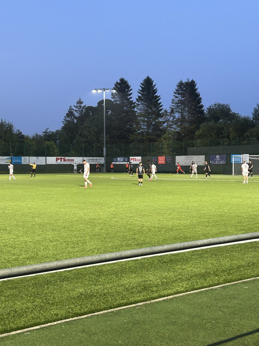 Great performance tonight from the lads really enjoyable.

Healthy crowd as well. Same again Saturday.