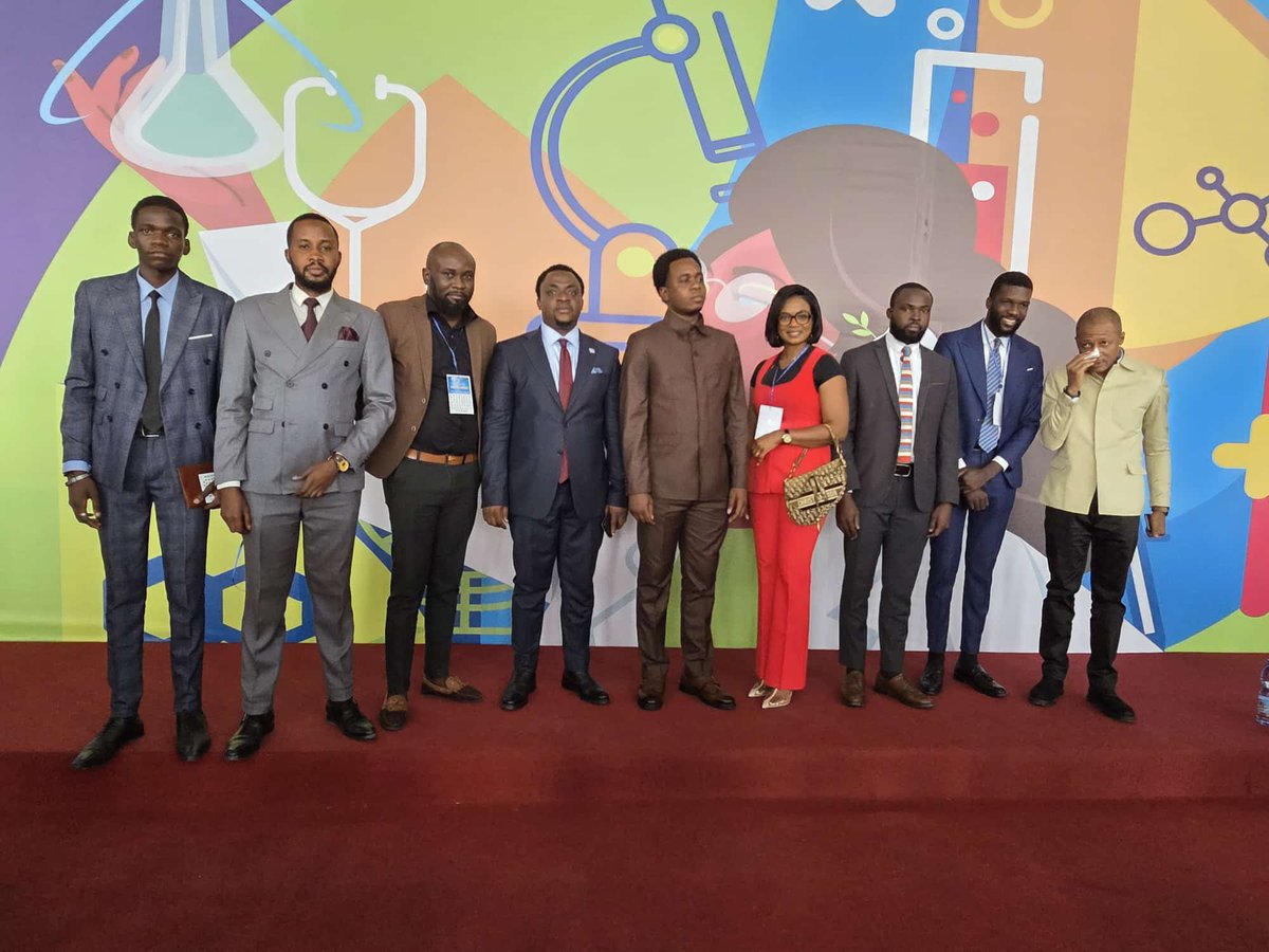 Kazambamerdi's tweet photo. Lors de l’atelier co-organisé par @FIJADA_FORUM et @EkoFondation  pour la Journée Internationale de la Jeunesse, le président par intérim @Arnotbigus1 était présent en tant que jeune leader, représentant le #Bouclier_Pacifique_du_Congo.  

@LikundeR
@Arnotbigus1 https://t.co/2OAJUzMhRo