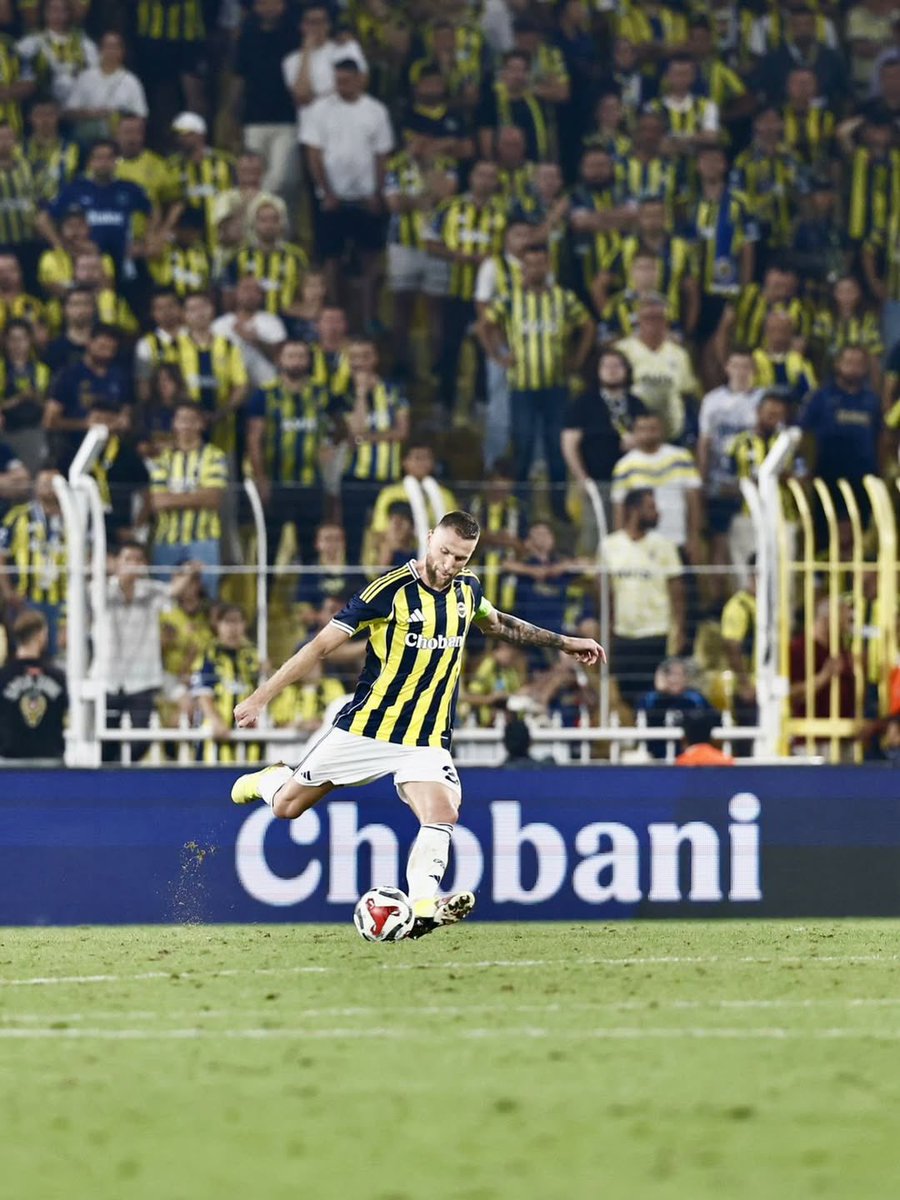 💛💙 Savaştık, kazandık! Birlikte Fenerbahçe’yiz!
Burası bizim evimiz – Kadıköy
Yaşa Fenerbahçe!
Çalışmaya devam, işimiz bitmedi! 💪🔥
Teşekkürler!

💛💙 We fought, we won! Together we are Fenerbahçe! This is our home – Kadıköy
Yaşa Fenerbahçe!
We keep working, the job is not