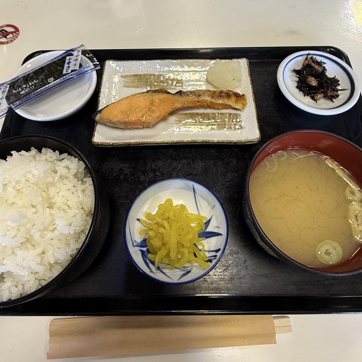 SKR9199's tweet photo. いつも食べない朝食を食べてみた。
強い味を好む傾向があるので、いつも頼まないものを注文。

こういうのでいいんだよ。 

#飯テロ https://t.co/qRp33lvHTQ
