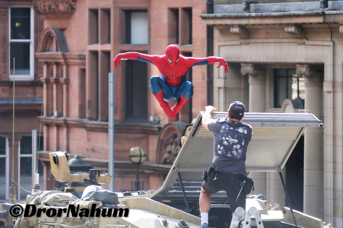 🚨 ' NOVA imagem do Homem-Aranha saltando no set de 'SPIDER-MAN: BRAND NEW DAY' (2026) em Glasgow.

🗞️: <a href="/DrorNahum/">Dror D. Nahum</a> 
•
.
