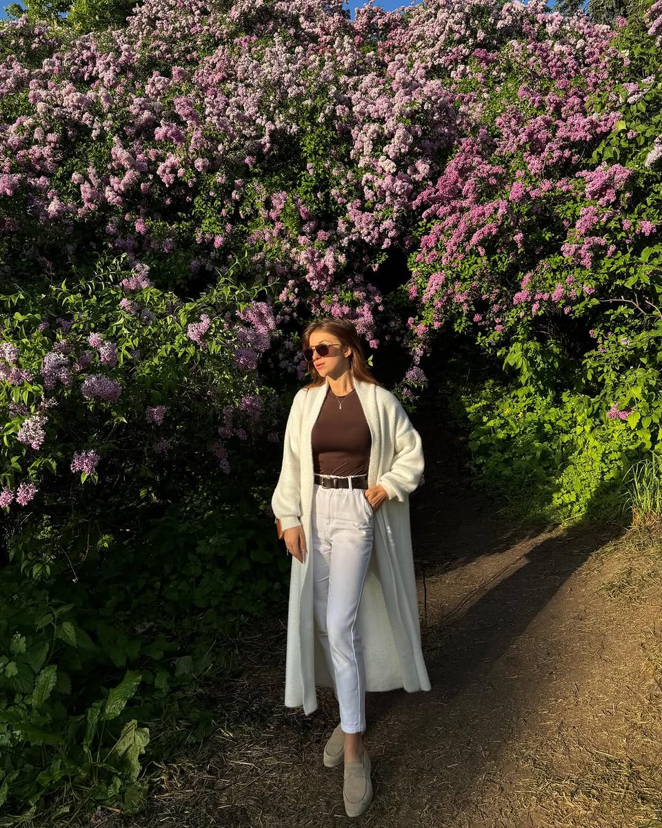 kathy_602sl's tweet image. 5am, the botanical garden, the lilacs and me #lilac #Flowerviewing