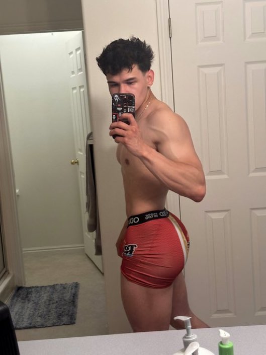 Broski Gooner 🍑 tweet media