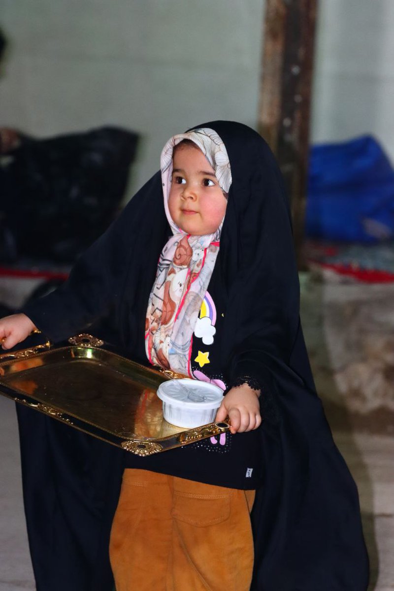 از کودکی افتخارم این بوده که خاک پای این خاندان باشم، و تا آخرین نفس بر همین عهد می‌مانم.
#حب_الحسین_یجمعنا
#خوزستان_حسینی