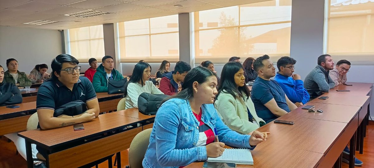#Tungurahua | #CPCCS
Continuamos con la Escuela de Formación Ciudadana en coordinación con la escuela de Derecho de la Universidad Católica,sede Ambato, dirigido a jóvenes estudiantes.
#ConsejoEnTerritorio