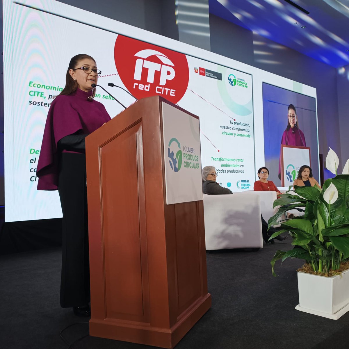 ITPproduccion's tweet photo. En el marco de la I Cumbre Produce Circular, organizada por el @MINPRODUCCION, el @ITPproduccion destacó la exposición de nuevos servicios en economía circular a través de la red CITE, orientados a transformar las cadenas productivas mediante soluciones con enfoque circular.♻️ https://t.co/Q2sm6LVJ5I