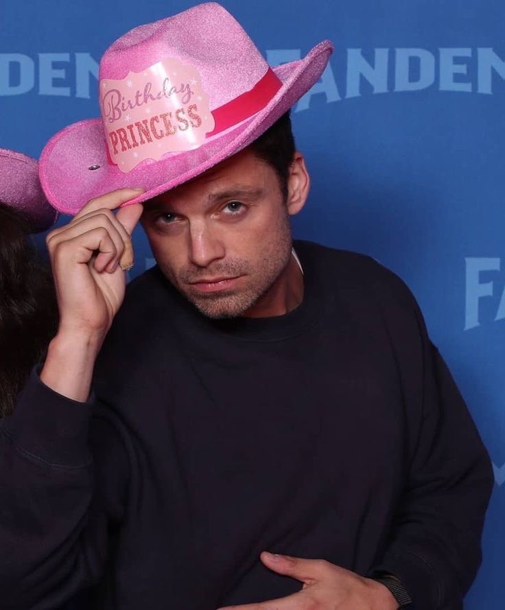 vbarn3s's tweet photo. HAPPY INTERNATIONAL SEBASTIAN STAN DAY https://t.co/uPLoWgEBpX