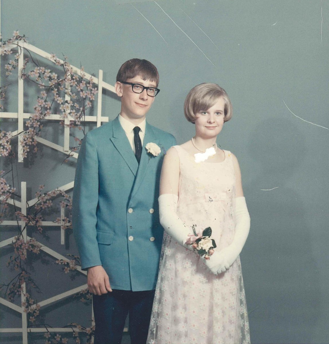 GovEvers's tweet image. Today, Kathy and I are celebrating our 53rd wedding anniversary!

We met in kindergarten, had our first date at junior prom, raised three kids and nine grandkids, and became governor and first lady.

Kathleen Frances, I’m just as crazy about you as I was 53 years ago!