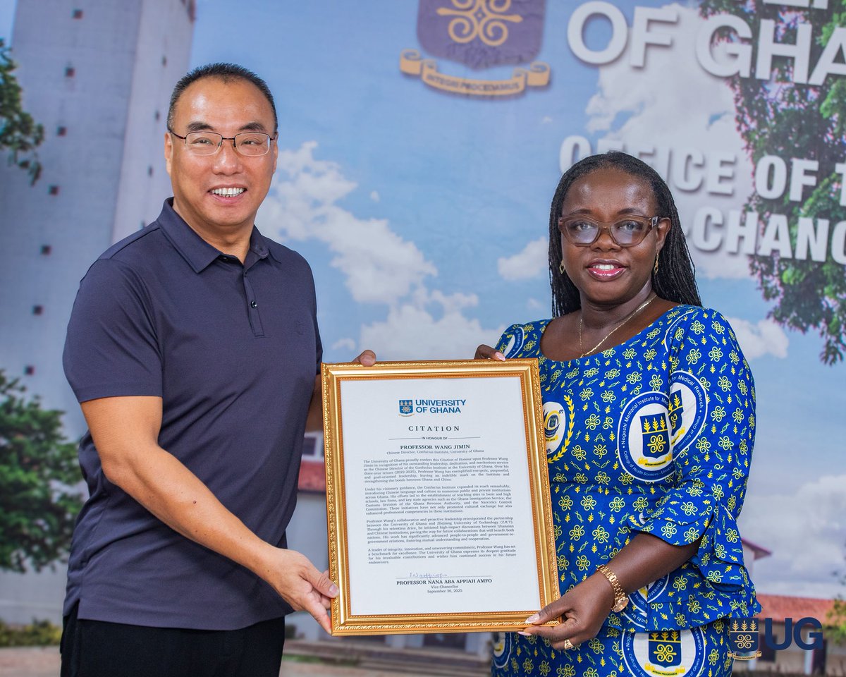 UnivGh_VC's tweet photo. In recognition of his leadership and transformative service from 2022 to 2025, I presented a Citation of Honour to Prof. Wang Jimin, the Chinese Director of the Confucius Institute at @UnivofGh

Prof. Wang’s tenure strengthened institutional partnerships and Ghana-China relations https://t.co/wAMgEfVbo8