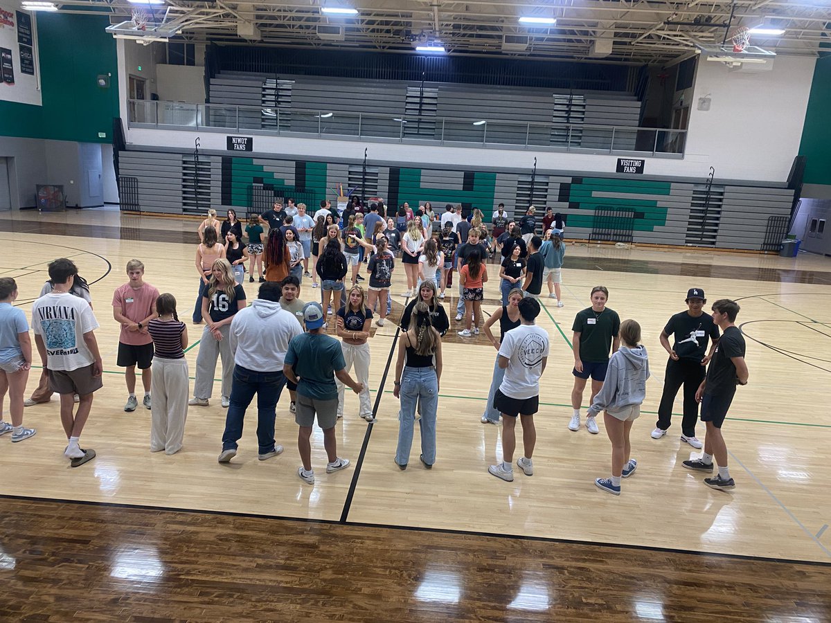 MSchlagelEDU's tweet photo. Our @NiwotHS Link Crew Leaders are all smiles (and hard at work!) as they prep to welcome the Niwot Class of 2029. ๐๐พ Freshmenโtomorrowโs your day, and we canโt wait to meet you! #CougarPride #LinkCrew https://t.co/l81OM7O7EQ