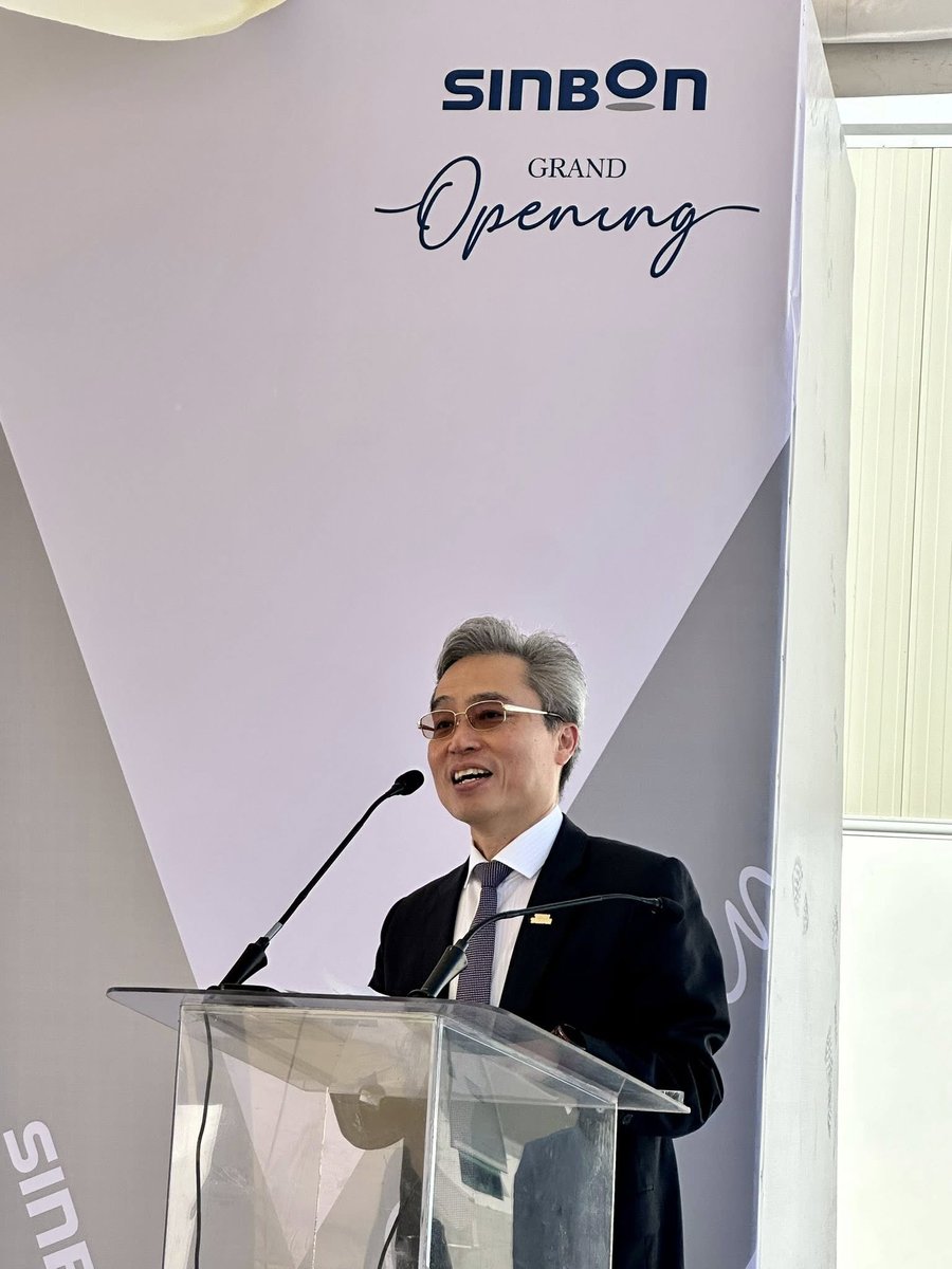 taiwan_mexico's tweet photo. 📣Taiwán y México impulsando la cooperación industrial 🇹🇼🤝🇲🇽
Hoy, el Embajador de Taiwán en México, Iván Y. J. Lee, fue invitado a asistir a la ceremonia de inauguración de la nueva planta de #Sinbon Electronics en #San_Luis_Potosí. https://t.co/0heJRFboBa