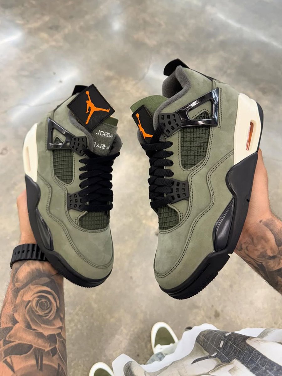 JustFreshKicks's tweet photo. UNDEFEATED x Air Jordan 4 Retro Releases August 28th 🪖 https://t.co/JUXXTUUF21 https://t.co/g0SVe4Nu2c