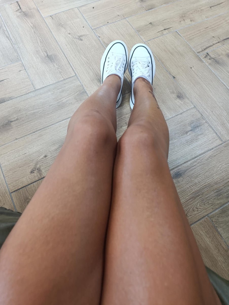 FeetSweetCherry's tweet photo. #nohy #nožky # 
#feet #heels #barefeet #Soles
#fetish #fetisnohou #chodidla https://t.co/Ztbq3Tv0df
