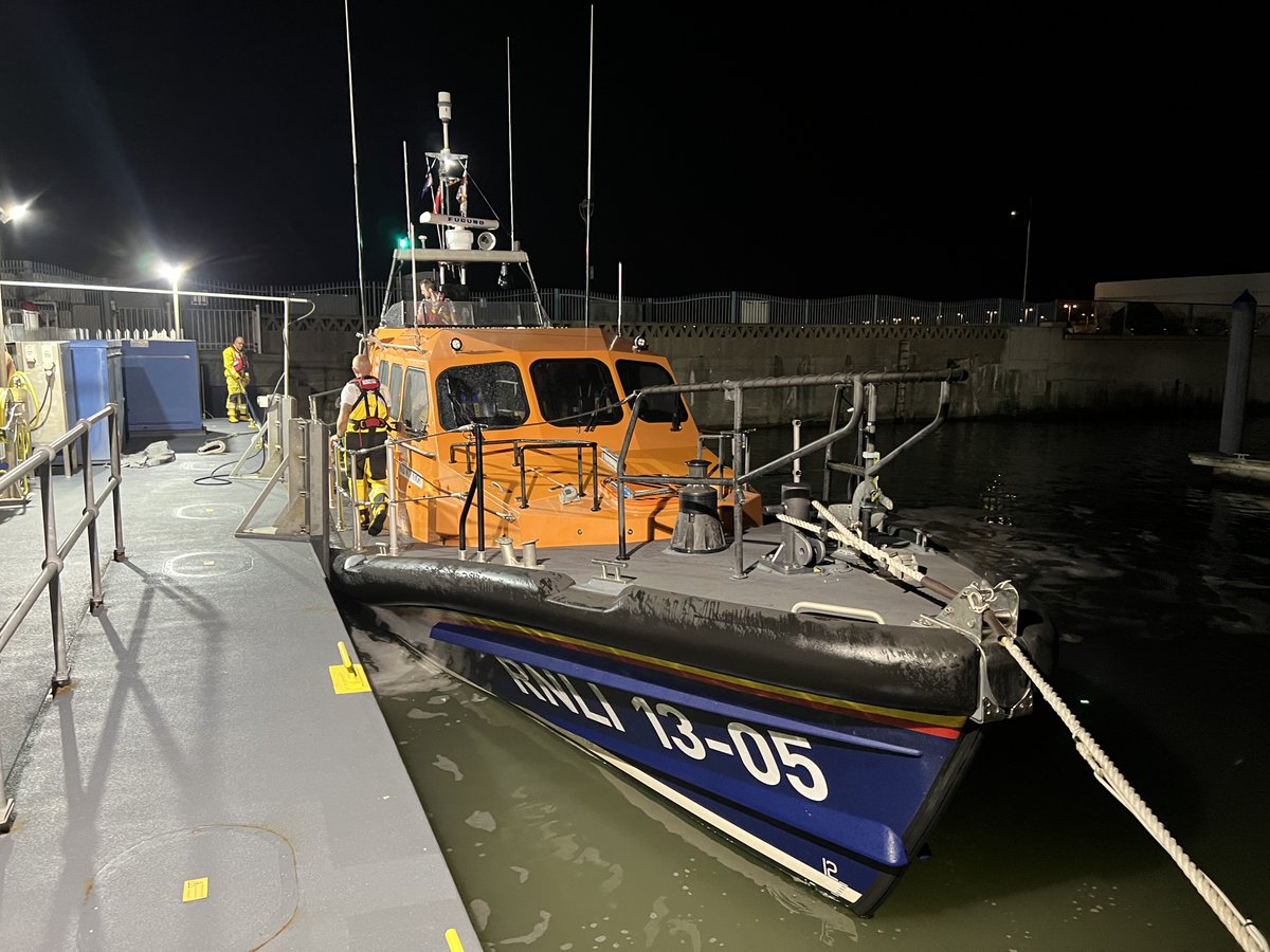 Lowestoft Lifeboat tweet media