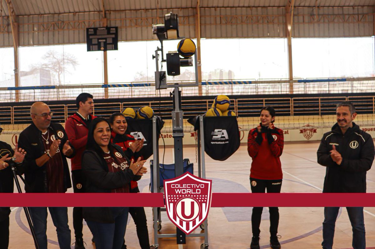 ColectivoWORLD's tweet photo. 📸 Les dejamos las fotos de la entrega del equipo de ayer a nuestro equipo de vóley 🏐✨

En @ColectivoWORLD seguimos apoyando el crecimiento de nuestros polideportivos, y este nuevo equipo será una herramienta clave para que nuestras jugadoras sigan entrenando https://t.co/jnNuUlPIeB