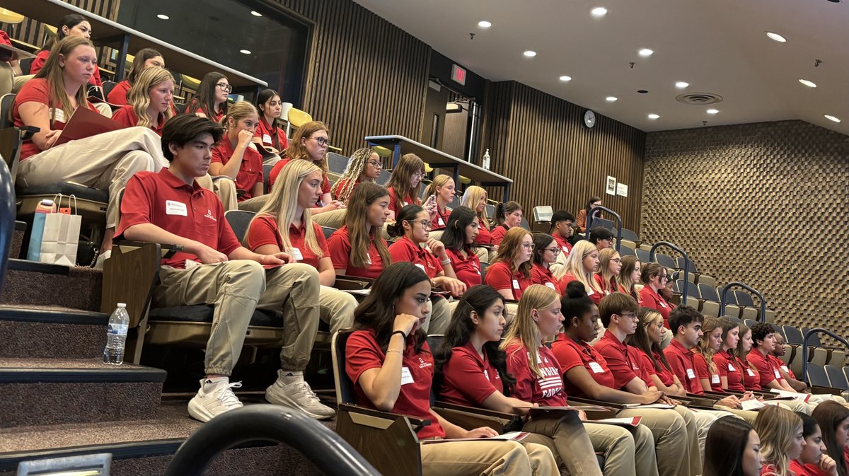Today, the IU School of Nursing in Indianapolis welcomed new cohorts of accelerated and traditional BSN students to campus for new student orientation! This fall, the School of Nursing's Indianapolis campus will welcome 60 new accelerated and 200 traditional BSN students.