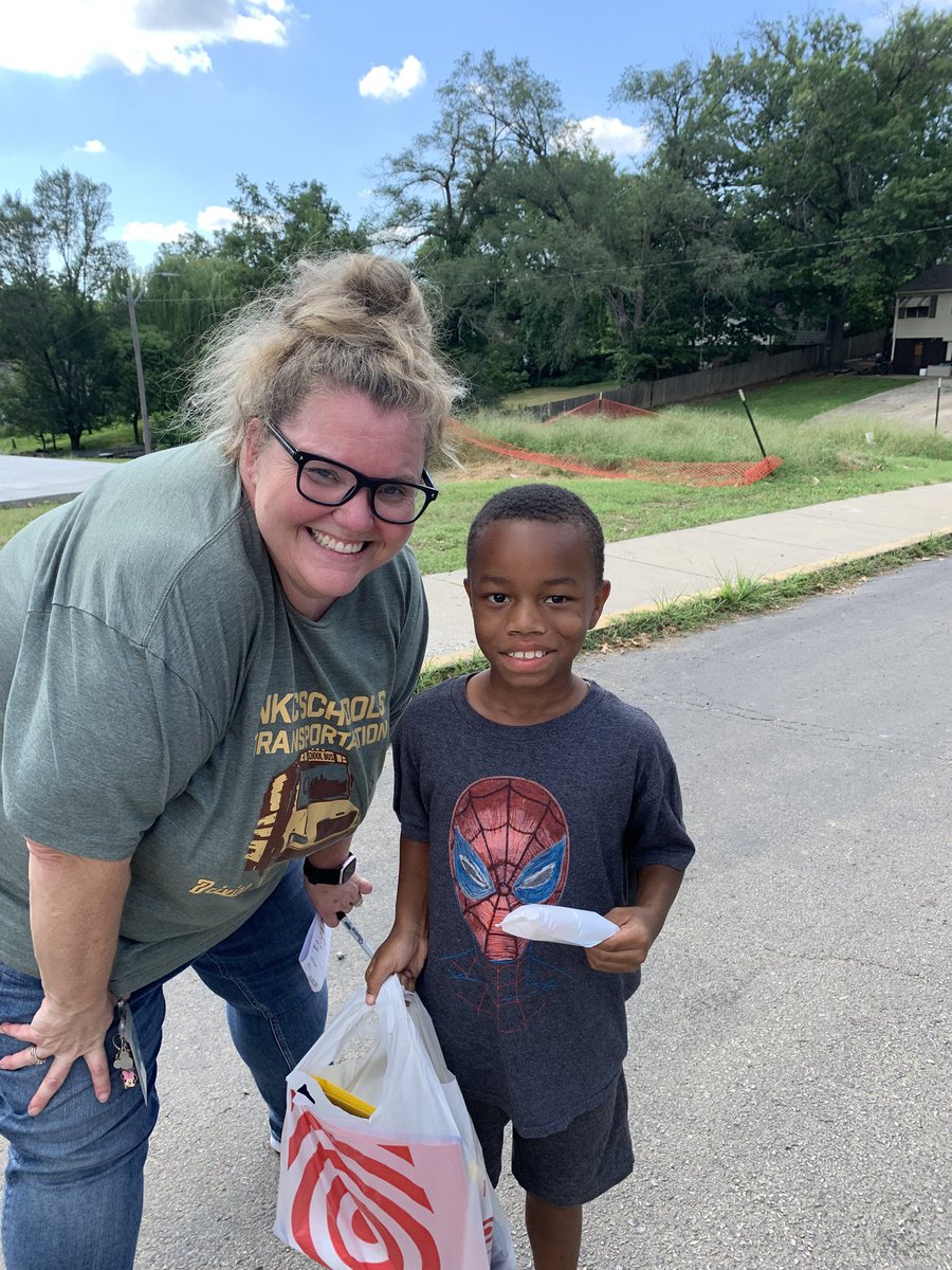 Getting NKC students ready with supplies for the new year! Also, celebrating my new friend for reading 335 books! <a href="/ChouteauSchool/">Chouteau Elementary School</a> <a href="/cindybultemeier/">Cindy Bultemeier</a>