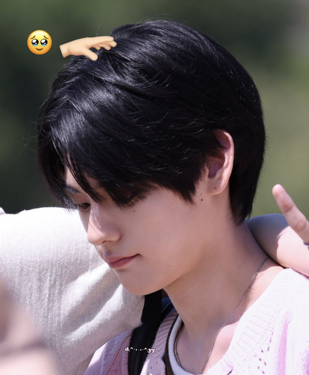 𝘐 𝘬𝘯𝘦𝘸 𝘺𝘰𝘶 𝘸𝘰𝘶𝘭𝘥 𝘴𝘩𝘰𝘸 𝘶𝘱, 
𝘮𝘺 𝘕𝘪𝘤𝘬 𝘪𝘴 𝘵𝘩𝘦 𝘣𝘦𝘴𝘵 𝘬𝘪𝘵𝘵𝘦𝘯 𝘦𝘷𝘦𝘳 🫳🏻🐈‍⬛
𝘭𝘰𝘷𝘦 𝘺𝘰𝘶 𝘴𝘰 𝘮𝘶𝘤𝘩ㅠㅠ💕

#NICHOLASLEE #nicholas #니콜라스  
#李鶴來 #이학래 #CHIO #chio #치오
#SMTR25 #SMNBG #SMTRAINEES