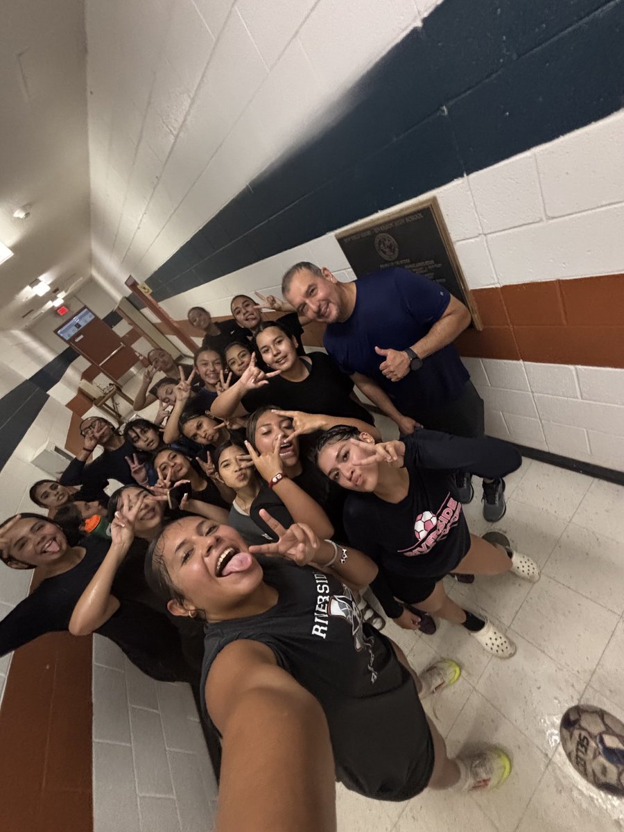 Some soccer under the rain to begin our fall schedule! Getting those 1% gains, everyday! 

<a href="/MSanchez14_/">Mario Sanchez</a> <a href="/Reza_RHS/">Reza</a> <a href="/GerardoANorieg1/">Gerardo A. Noriega</a> <a href="/Riverside_4ever/">Riverside_Rangers</a> <a href="/YISDAthletics1/">YISD Athletics</a>