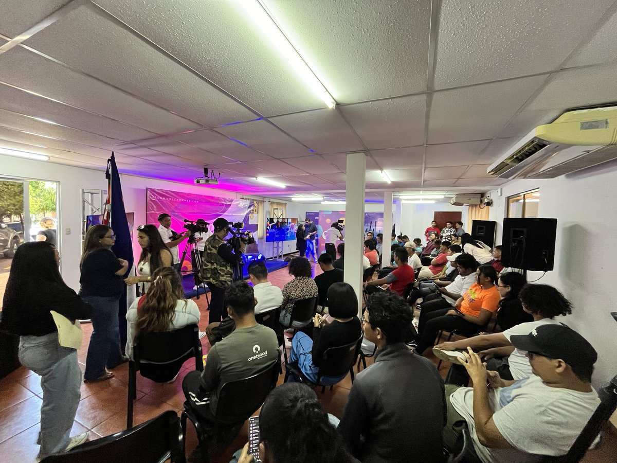 Hoy desde la <a href="/RDcomunicadores/">RDcomunicadores</a> sostuvimos un Conversatorio con jóvenes de distintos distritos e instituciones en conmemoración de los 95 aniversario del natalicio del Comandante Tomás, y el 99 aniversario del natalicio del Comandante Fidel Castro.  #Nicaragua #Cuba