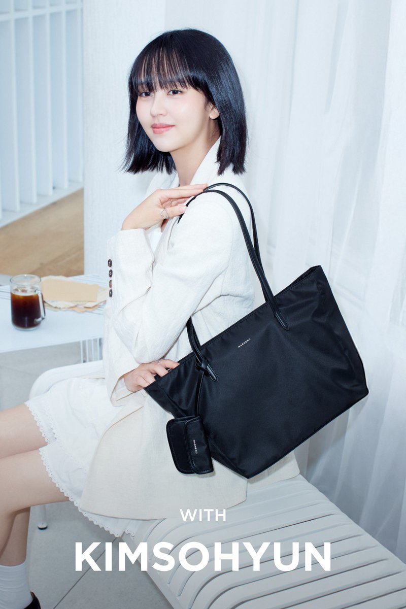 KSHPhilippines's tweet photo. Kim So-hyun X MARHEN.J

Purchase the bag here:
🔗https://t.co/1Xyr9RuqVr
📷 marhen.j

#KimSoHyun #김소현 https://t.co/pNcXyvcHIN