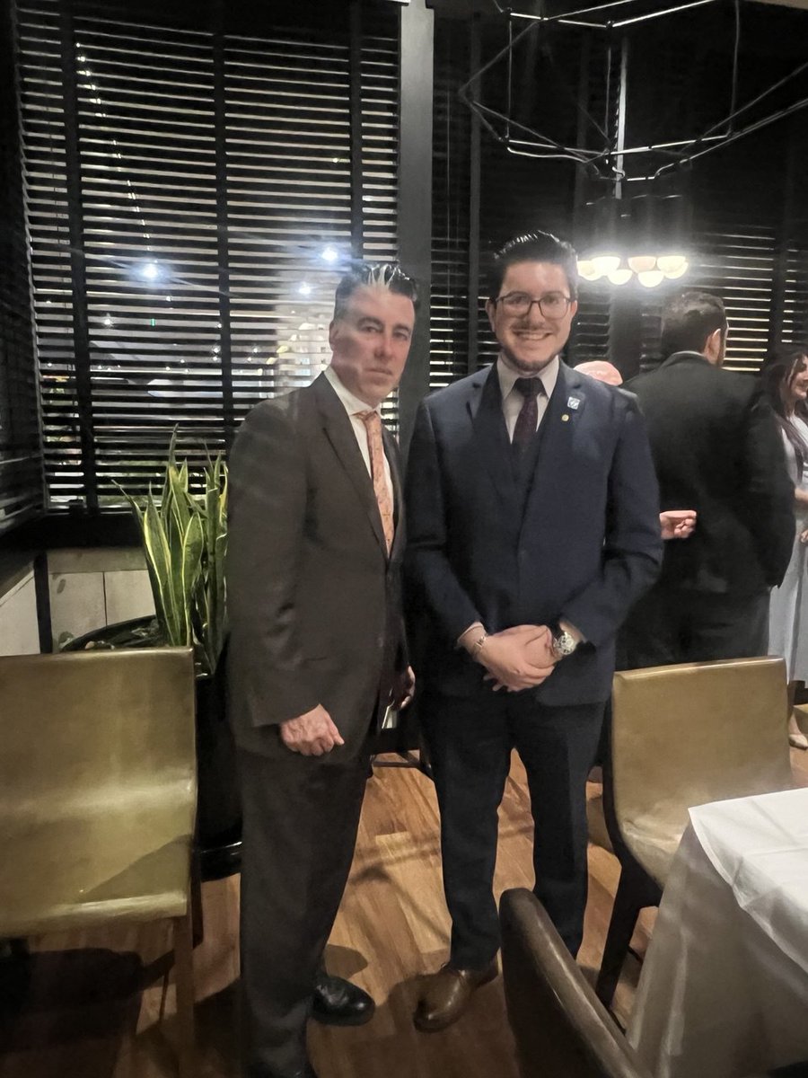EdzonMorales's tweet photo. Un honor representar a la @UMAI_AC en la comida en honor al Excmo. Sr. Ruairí de Búrca, @IEAmbMexico Embajador de Irlanda @IrishEmbMexico por invitación de la Dra. Carmen Mihalascu de Otero.
Fortaleciendo la amistad y cooperación entre naciones.
#Diplomacia #Irlanda #México https://t.co/bbE1vuv8K8