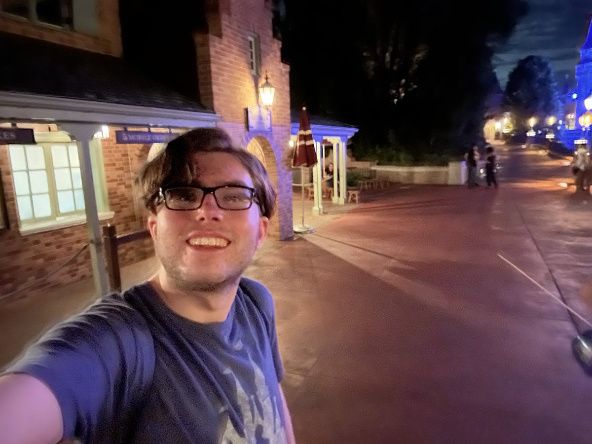 FunDisneyFan's tweet image. About to watch Disney Starlight again with no one around!