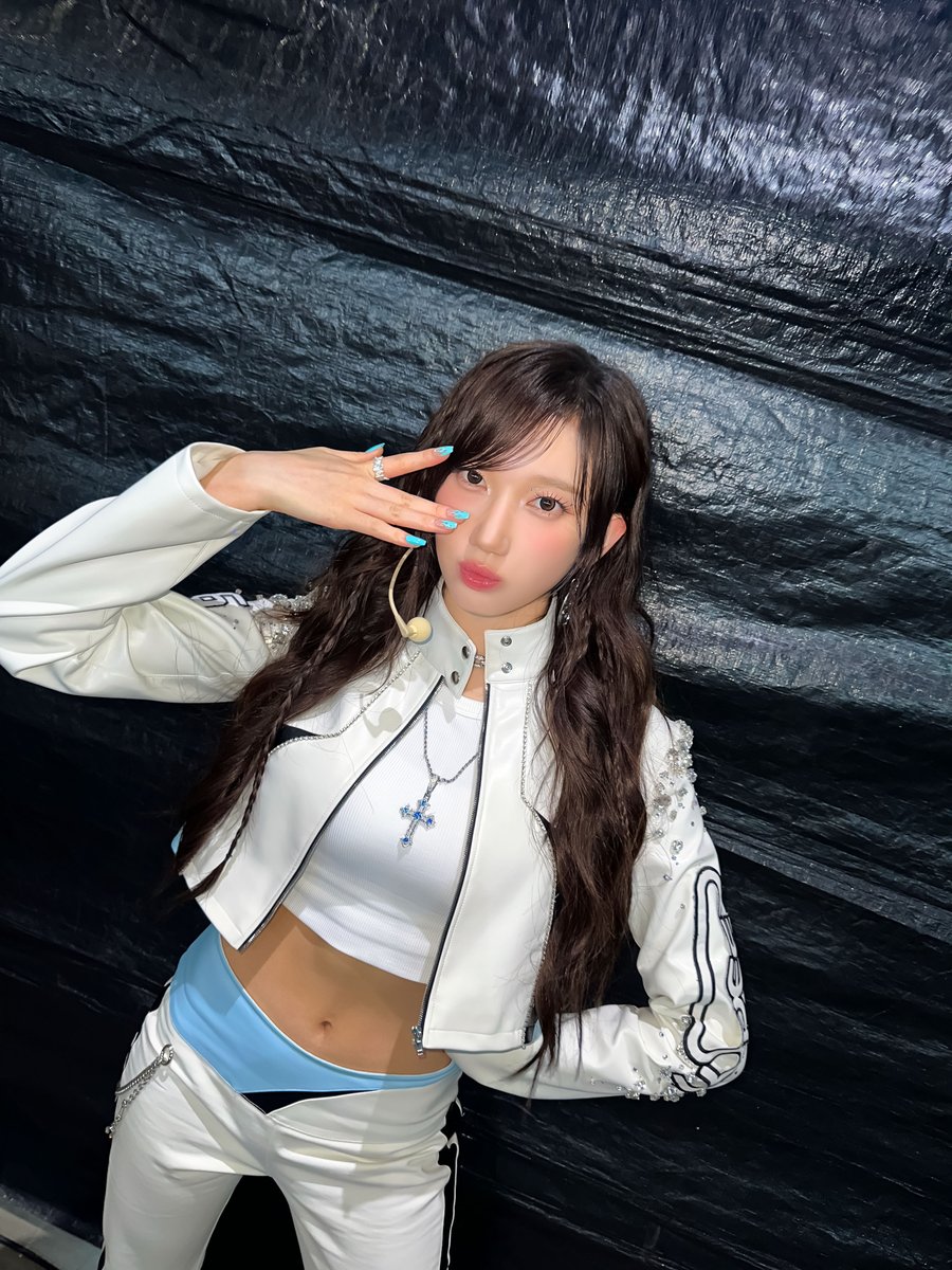 USPEER_official's tweet image. 𝕊𝕆𝔼𝔼💛

#USPEER #유스피어 
#SOEE #소이