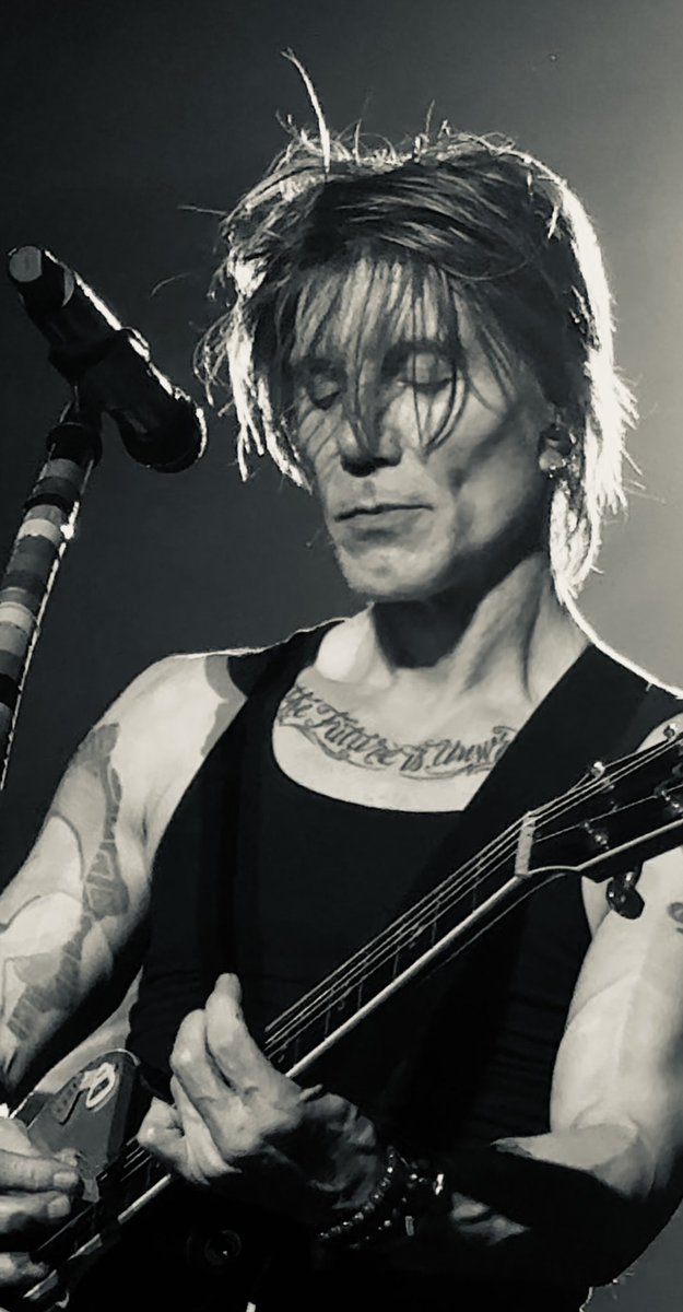 Michell21582265's tweet photo. Bangor, ME - 8/5/25 - GOO GOO DOLLS - B &amp; W’s of Johnny Rzeznik @johnrzeznikGGD @googoodolls https://t.co/ymHNt0AnbB