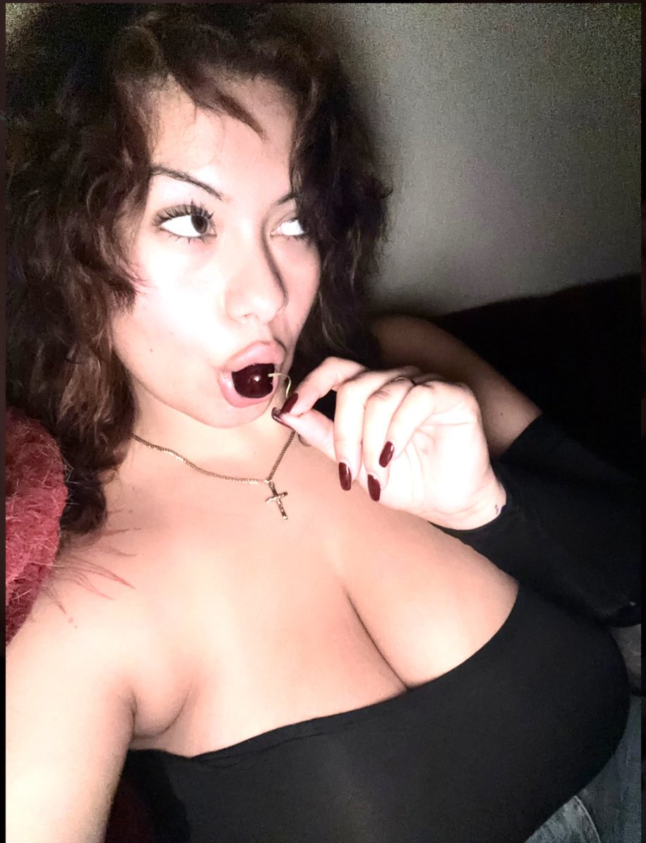 munchii444's tweet photo. cherry lover https://t.co/n9nM10mr8z