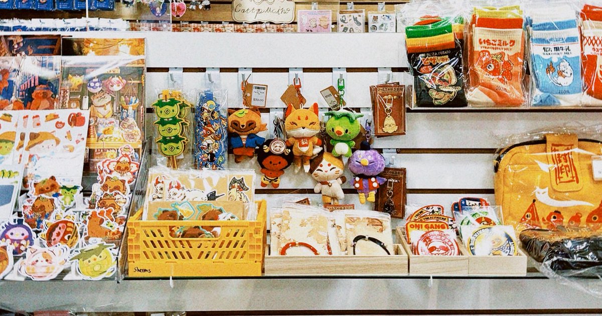 For those that didn’t see the update over on the other socials, some of my merch is now available at Happibara station in LA (little tokyo)! 🧡 

Come grab my stuff without having to pay for shipping!!!🥹