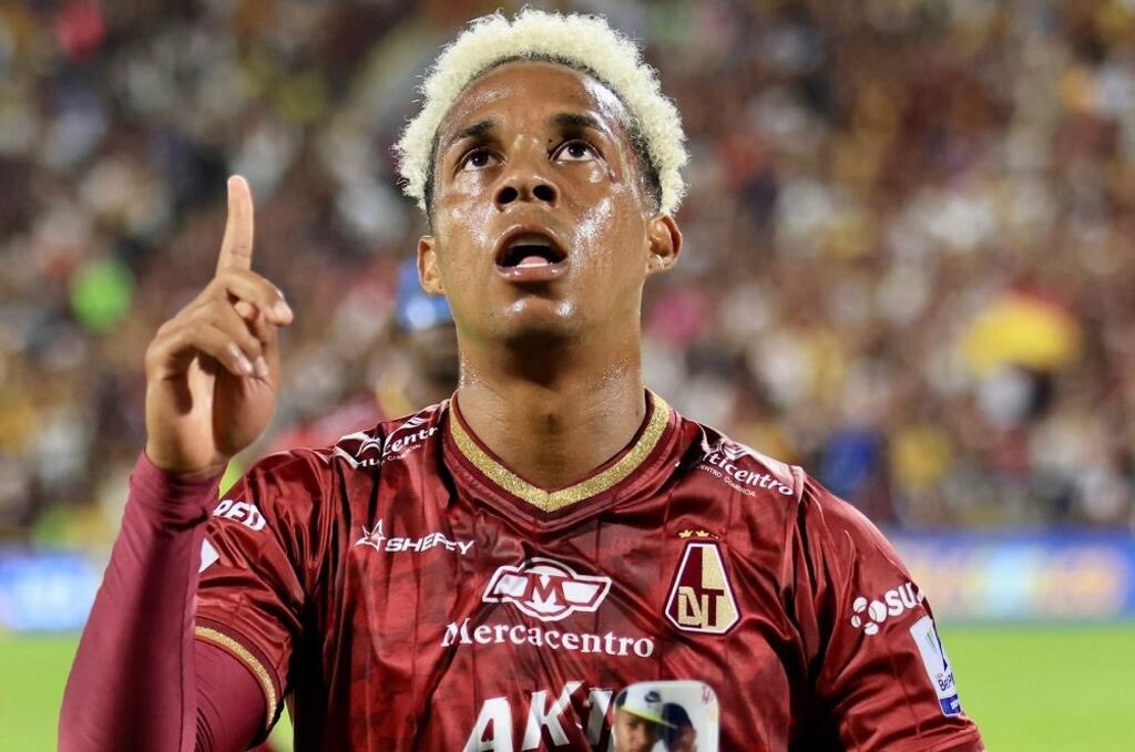 El Machillo busca jugadores que vengan de ligas competitivas y con minutos, como Washington Ortega o Jeison Lucumí. Antes que traer un paquetazo, prefiere esperar y elegir bien, aunque a estas alturas del mercado no es fácil encontrar jugadores de esa calidad.

🧵⬇️