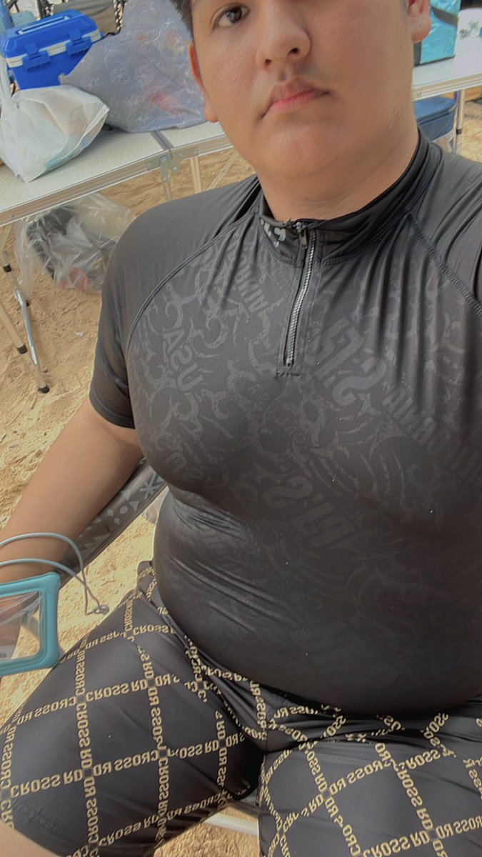 新しい水着シンプルでカッコいい😎
D専Sにはこっちの方が需要ある？