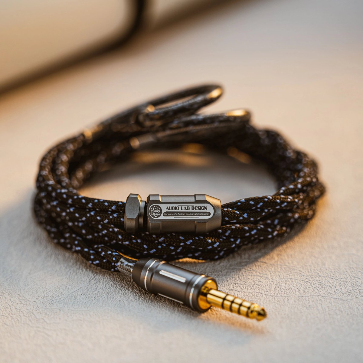 AKHiFi_Audio's tweet photo. 🎧 #AUDIOLAB Vectronケーブル !✨
7N OCC銅+銀メッキ の極上ハイブリッド構成で、音の透明感と質感が劇的進化💎
5N LC-OFCのダブル構造 でノイズゼロの純粋なサウンドを実現🎵
#オーディオケーブル #イヤモニ沼 #音質革命
URL:https://t.co/YV0TdKJPHc https://t.co/dkL634TQxC