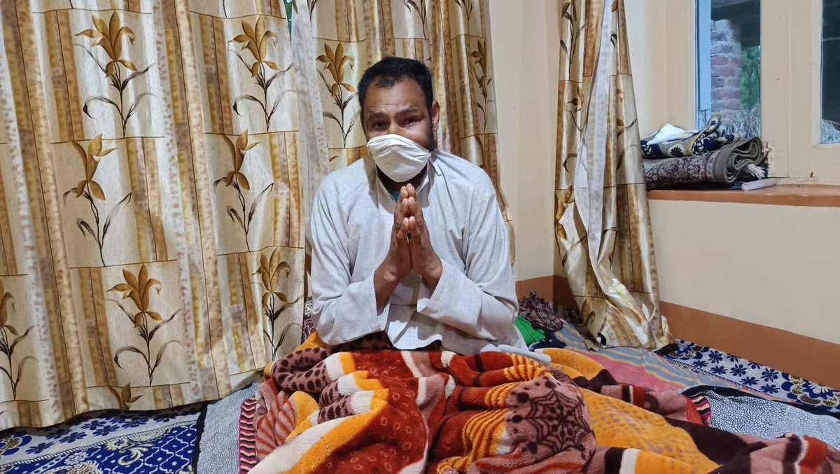 A kidney failure patient from Pirnaar Tral  namely Arshid Ahmed Shah,needs Fifteen lakh rupees for kidney transplant..
Ac no 1259040100005990
IFSC code JAKA0ENPORA
Ac holder Arshid Ahmed Shah
Mpay 9596392199
Gpay 7006799672-Shams din Father