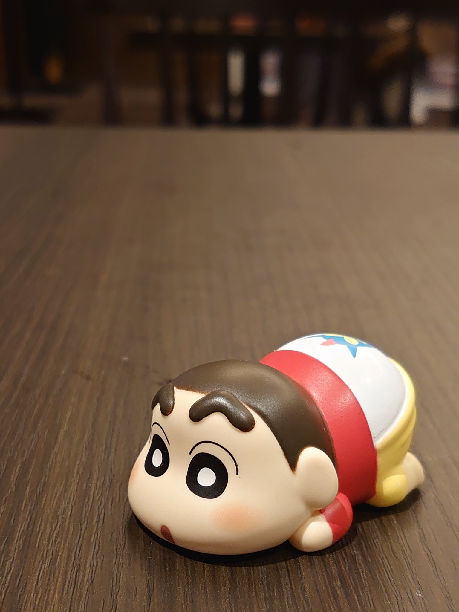 しんちゃんです♪ Amazon.co.jp: ティーズファクトリー クレヨンしんちゃん カー