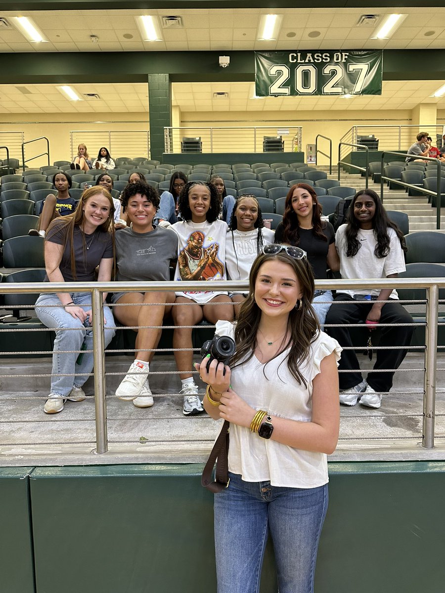 Blaze_of_Joy's tweet photo. 💚💜I want to give a HUGE Shout out to the @Raiders_GBB 💜🏀for not just showing up and supporting the @prospervb 🏐💚 Team But also showing out! They made the student section ALIVE!!!!! 🔥 So thankful for this amazing community!!🙌 #Weareone #WeAreProsper @Hferguson28 https://t.co/8geUluVKBZ