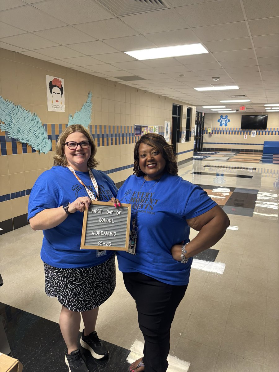 yolanda_gaither's tweet photo. Nothing like the #risdfirstday @Apollo_JH . We welcomed our students, explained expectations and provided inspiration for the BEST school year yet. #apollogearup https://t.co/2CJtXfDOSv