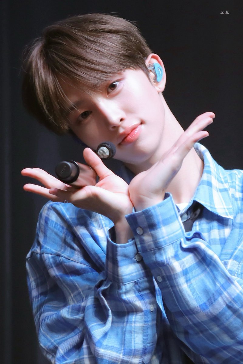 aube0813's tweet photo. 오래오래 행복하시길🤍🍀🌙
#이협 #해피협데이 https://t.co/gwTIFt8O5y
