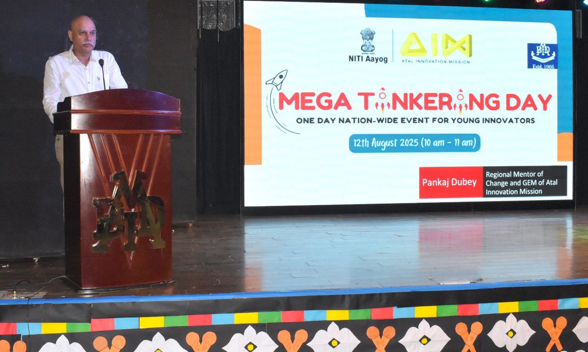 PankajDubey1967's tweet photo. 9400+ schools • 1 day • 1 mission
Built a “Vacuum Cleaner” for #MegaTinkeringDay! #DSPIN 

Joined young innovators at BDM International, Kolkata &amp; guided to dream big. Energy of students confirms India’s bright future 

#AIM #AtalInnovationMission #Innovation #FutureOfIndia https://t.co/K8fW5usIda