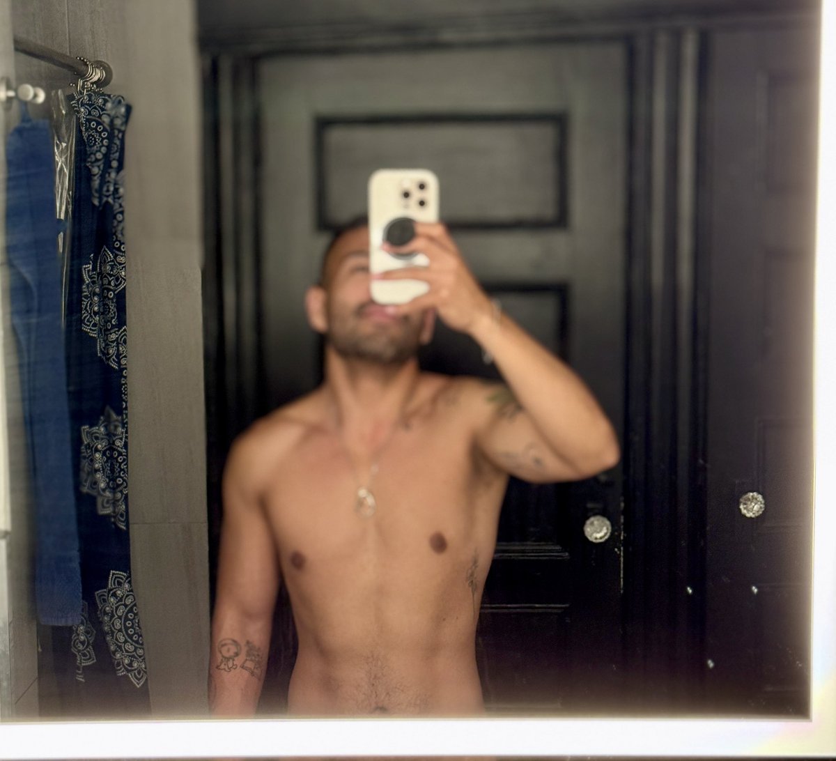 Goodnight 😴💤 

#gay #goodnight #selfie #bottom