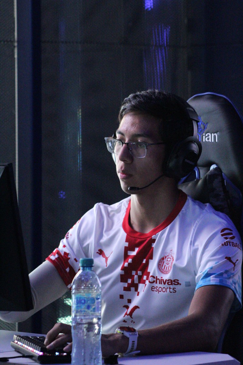 Joseph (@itsjosepeache) on Twitter photo Concentrado en el match, 0-3 perdimos pero se dio show qué era el objetivo ggwp <a href="/esportsChivas/">Chivas esports</a> Concentrado en el match, 0-3 perdimos pero se dio show qué era el objetivo ggwp <a href="/esportsChivas/">Chivas esports</a>