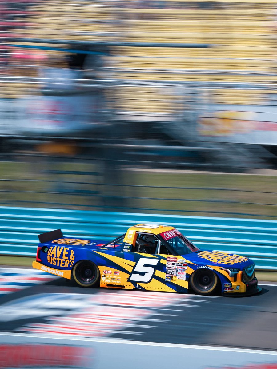 Toni B. |Not @ToniBreidinger.| tweet media